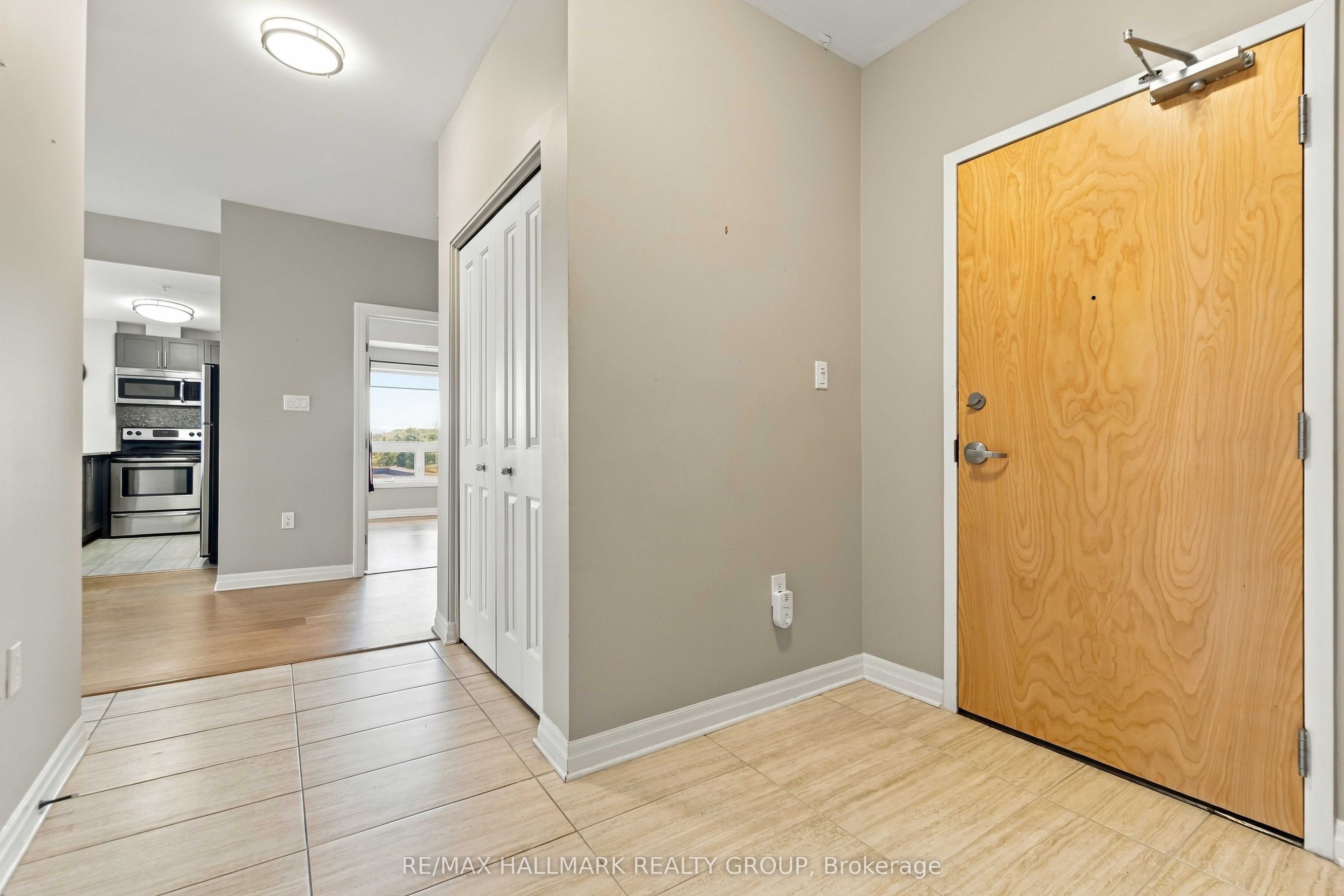 Unit 406 - 200 Winterfell Private, Ottawa 2