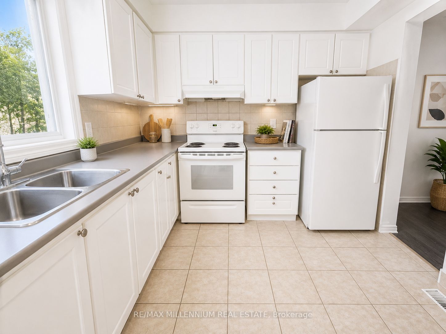 Unit 24 - 414 Stone Road, Guelph 1