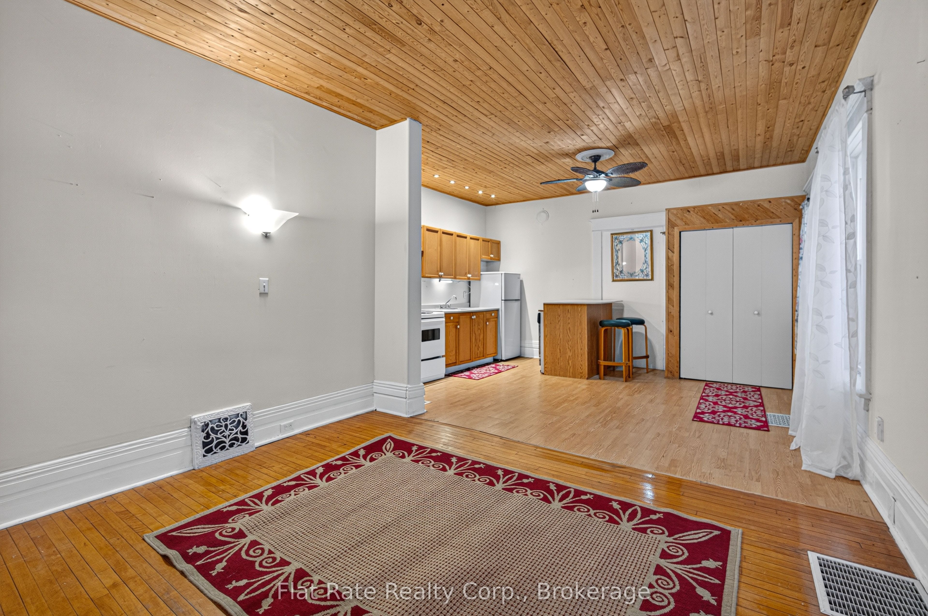 Unit 2 - 660 George Street N, Peterborough 4