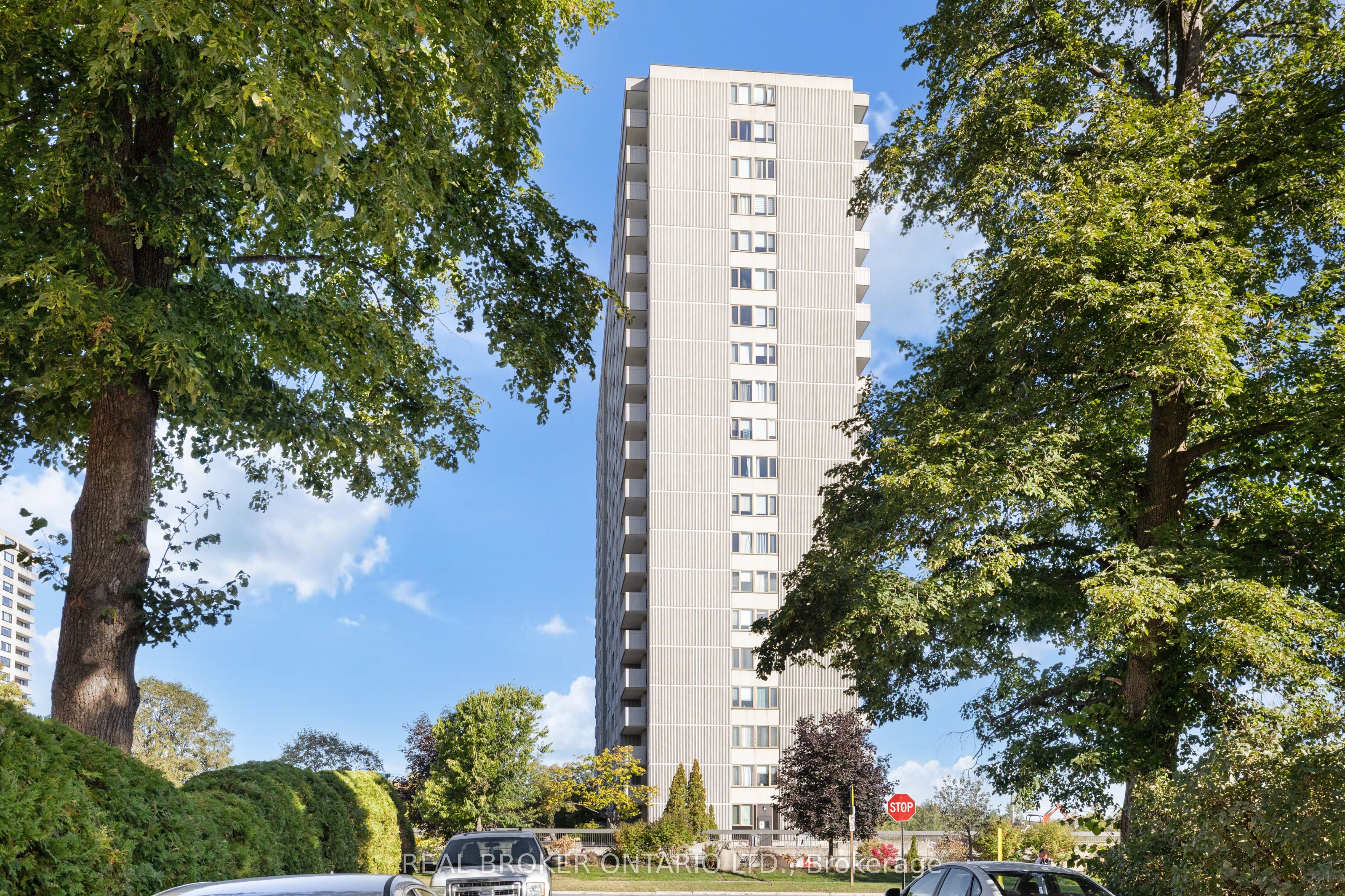 Unit 205 - 2625 Regina Street, Ottawa 2