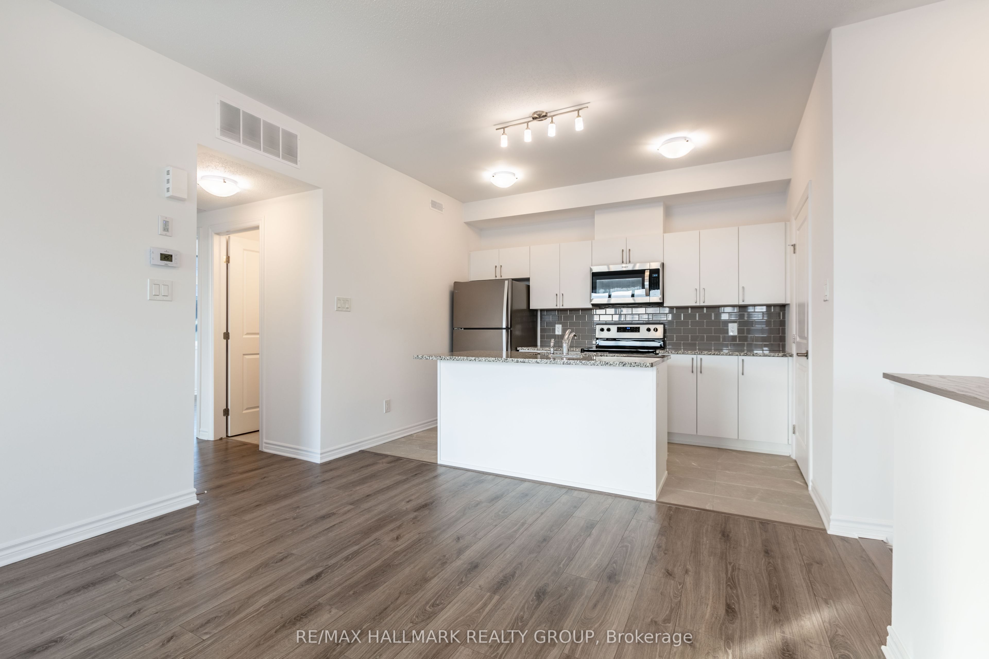 Unit I - 60 Jaguar Private, Stittsville-Goulbourn 5