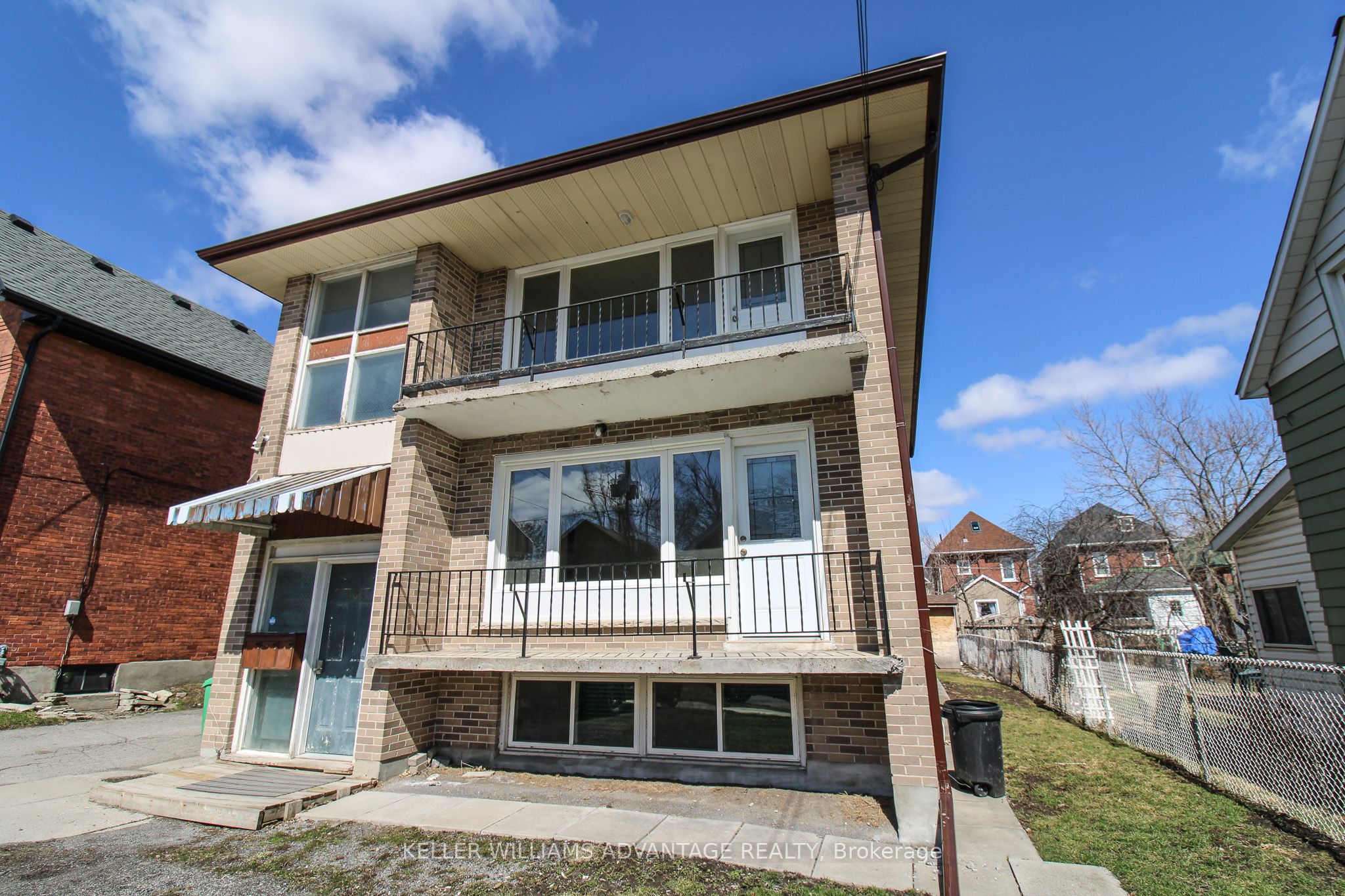 Unit Upper - 506 SHERBROOKE Street, Peterborough 2