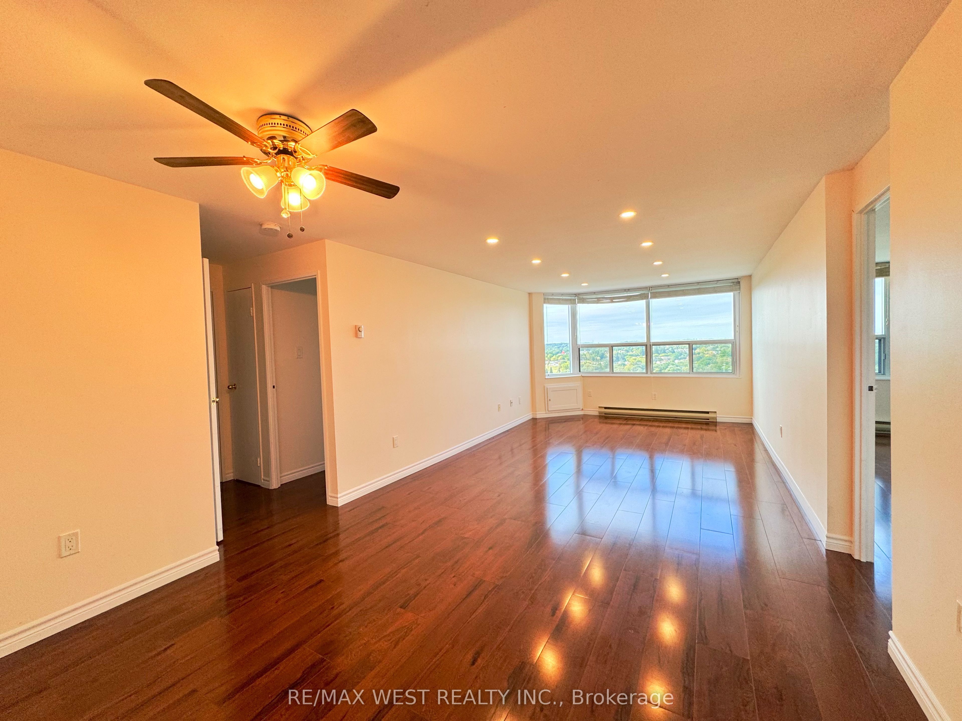 Unit 1506 - 55 Green Valley Drive, Kitchener 3
