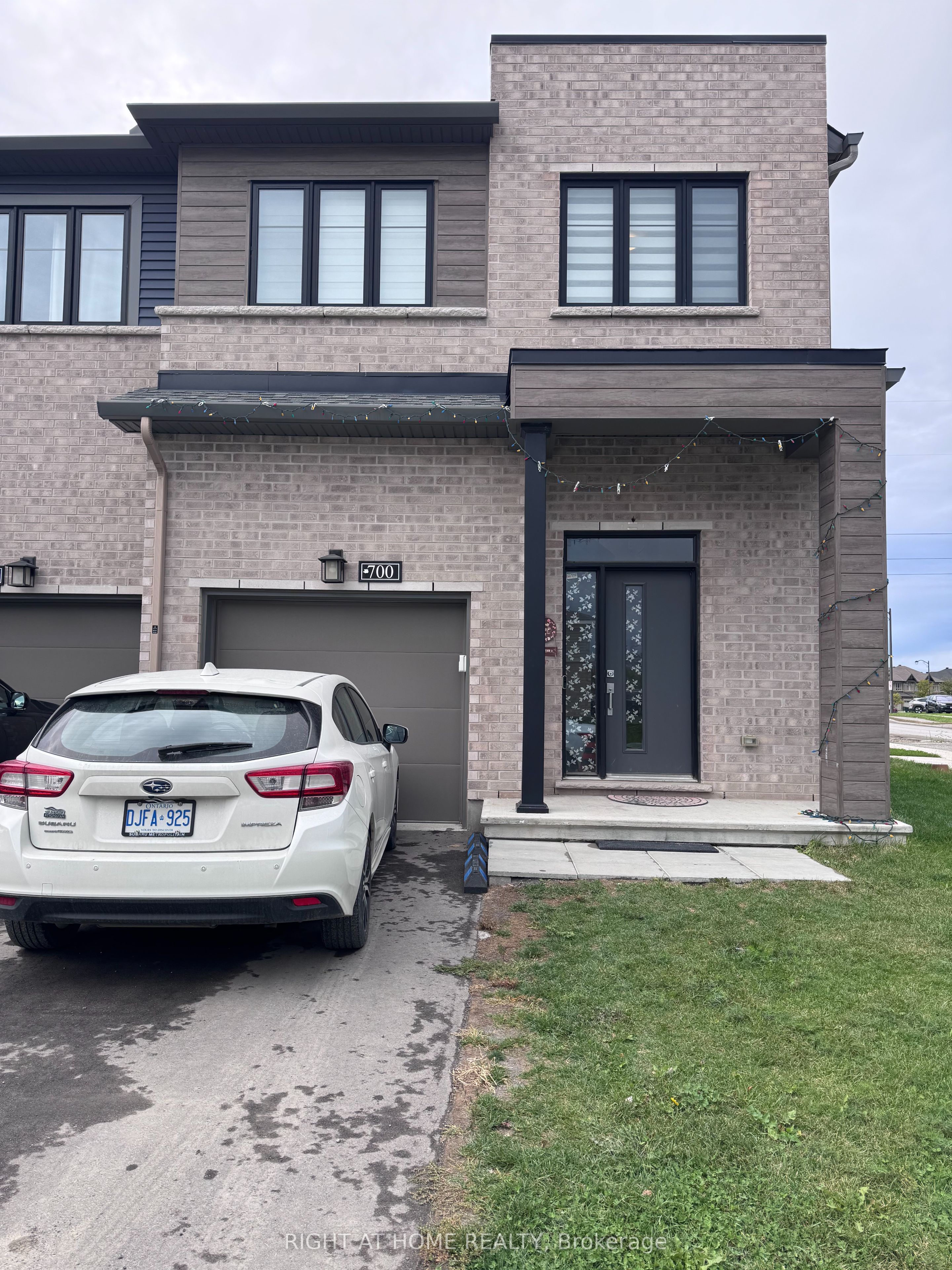 700 Fairline Row, Stittsville-Goulbourn 2