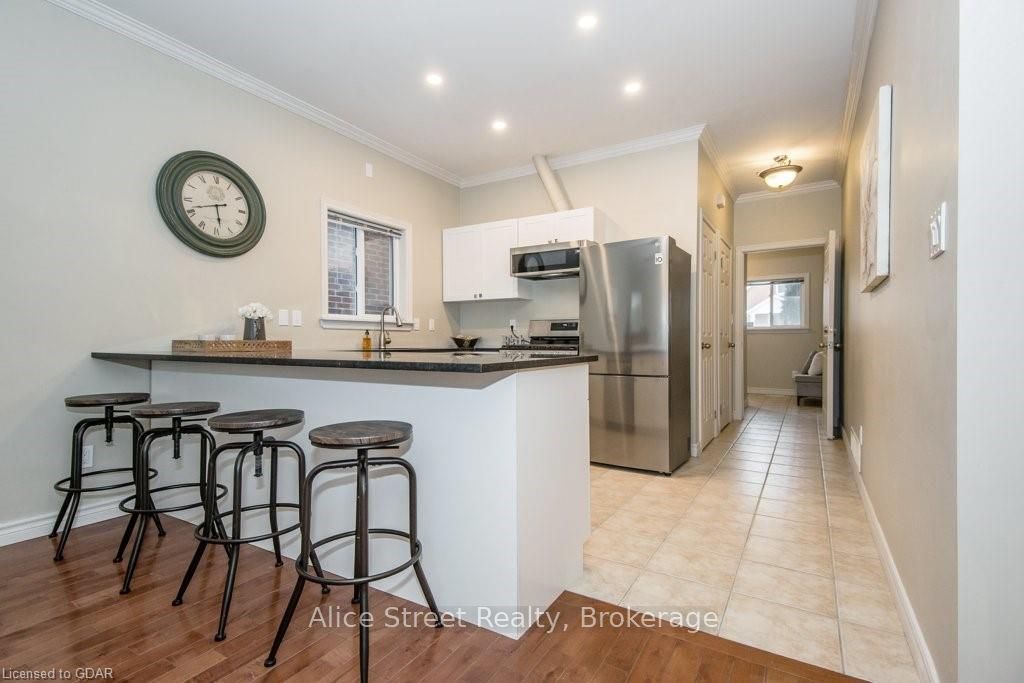 Unit Main Unit - 129 Elizabeth Street, Guelph 2