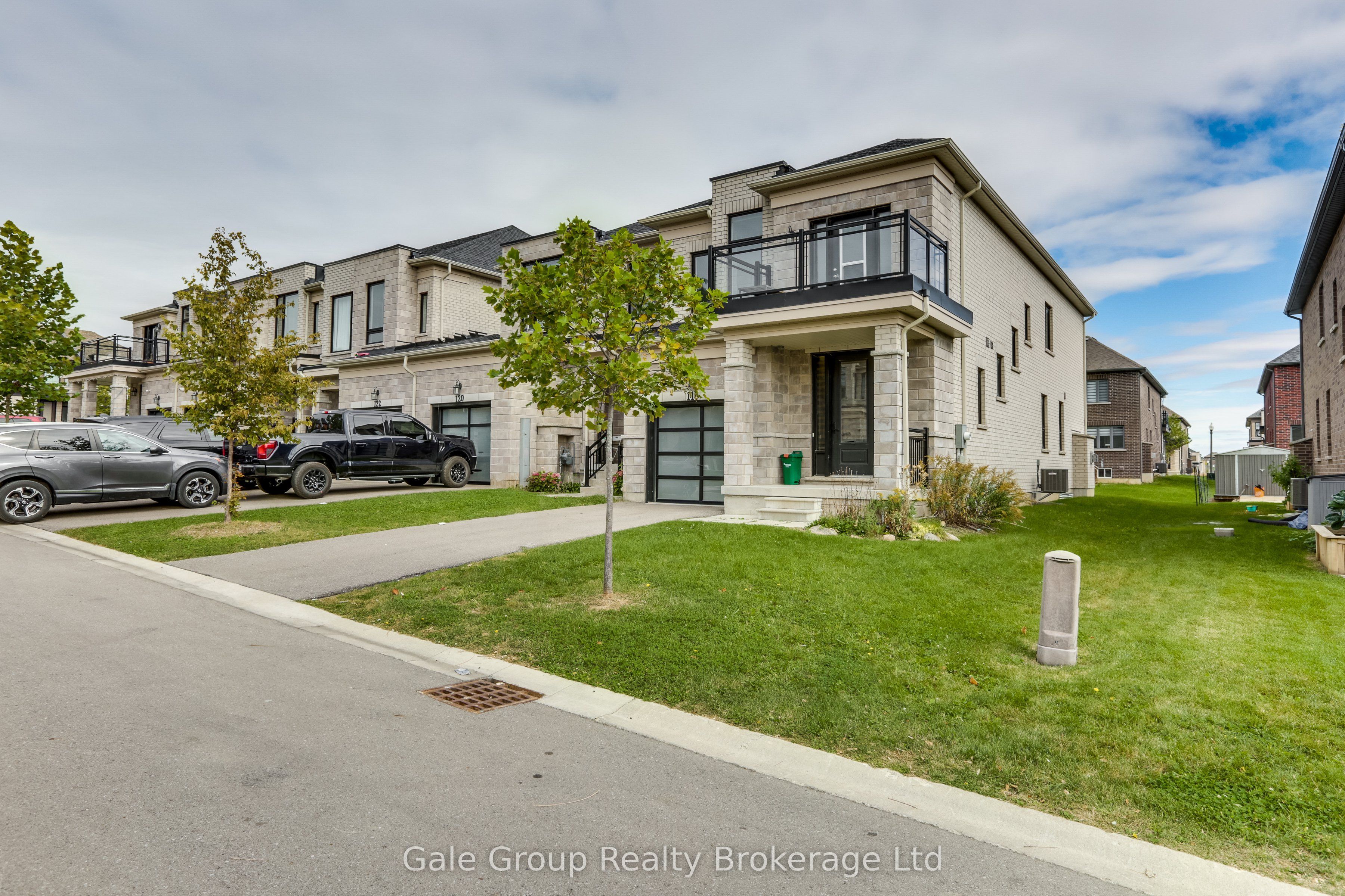 118 Huntingford Trail W, Woodstock 2