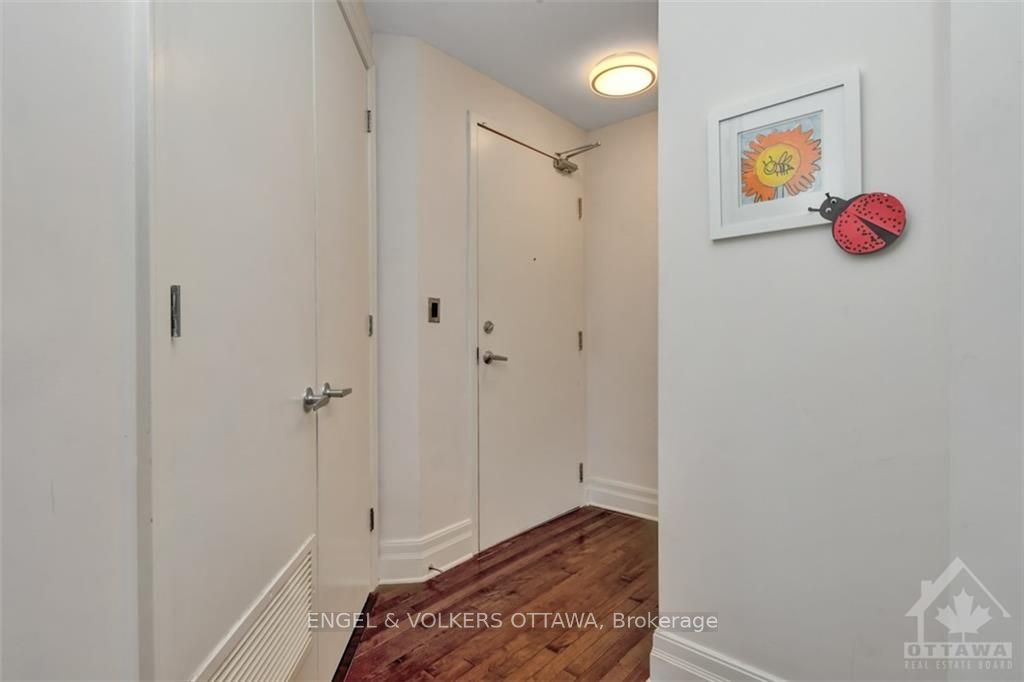 Unit 304 - 457 McLeod Street, Ottawa 3
