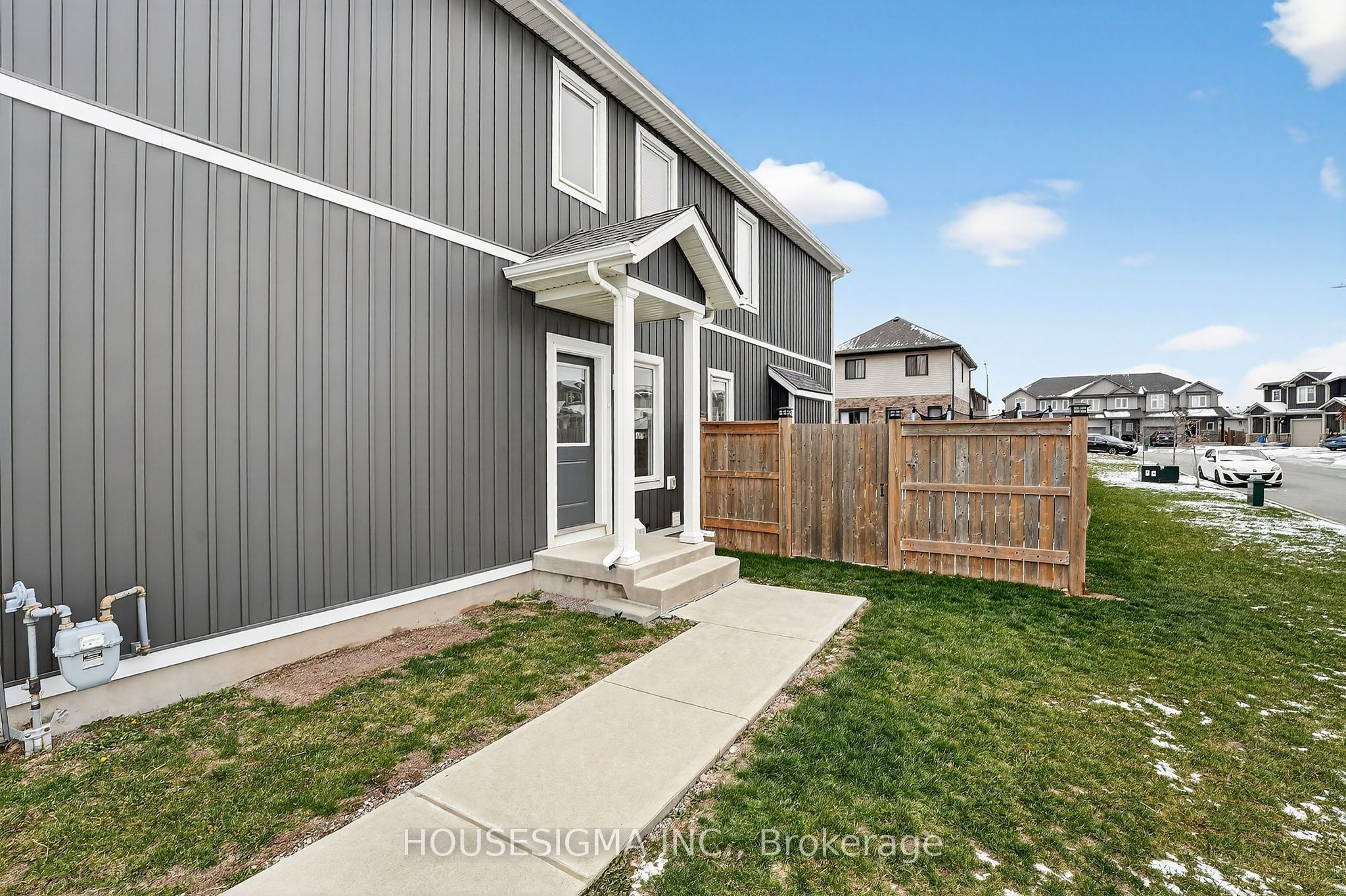 Unit Lower Level - 14 Lamb Crescent, Thorold 3