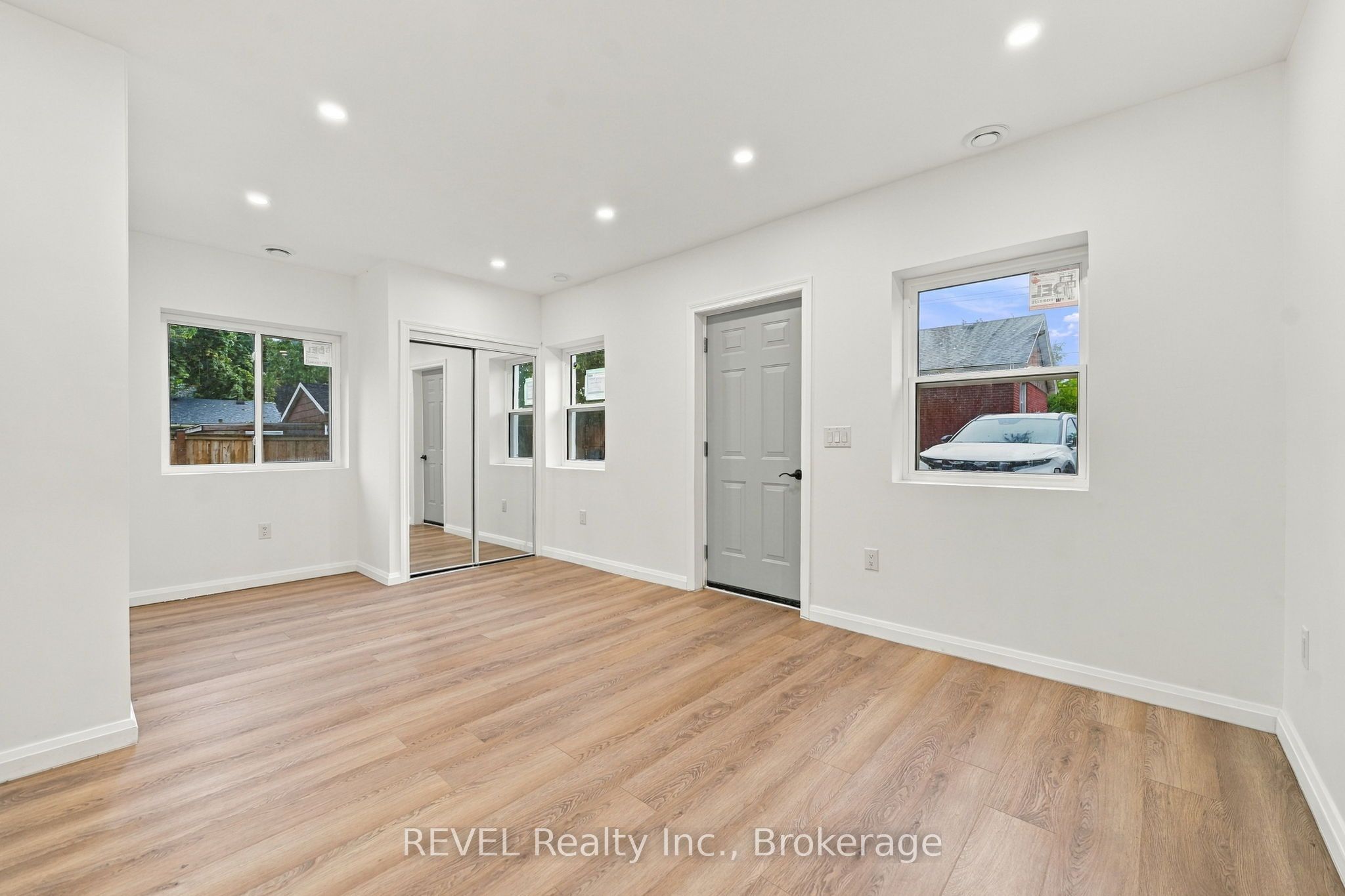 533A Carlton Street, St. Catharines 5