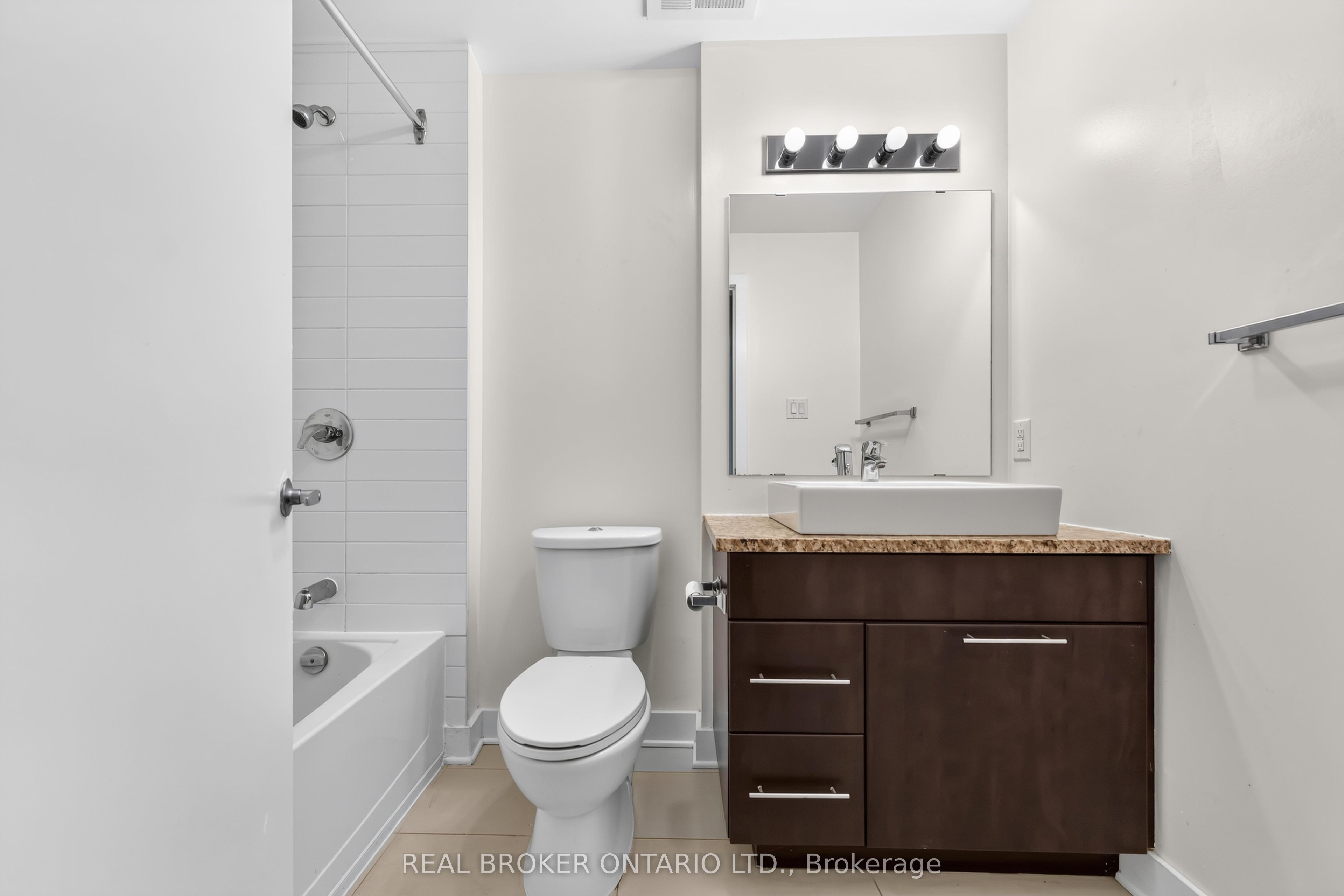 Unit 201 - 360 Cumberland Street, Ottawa 5