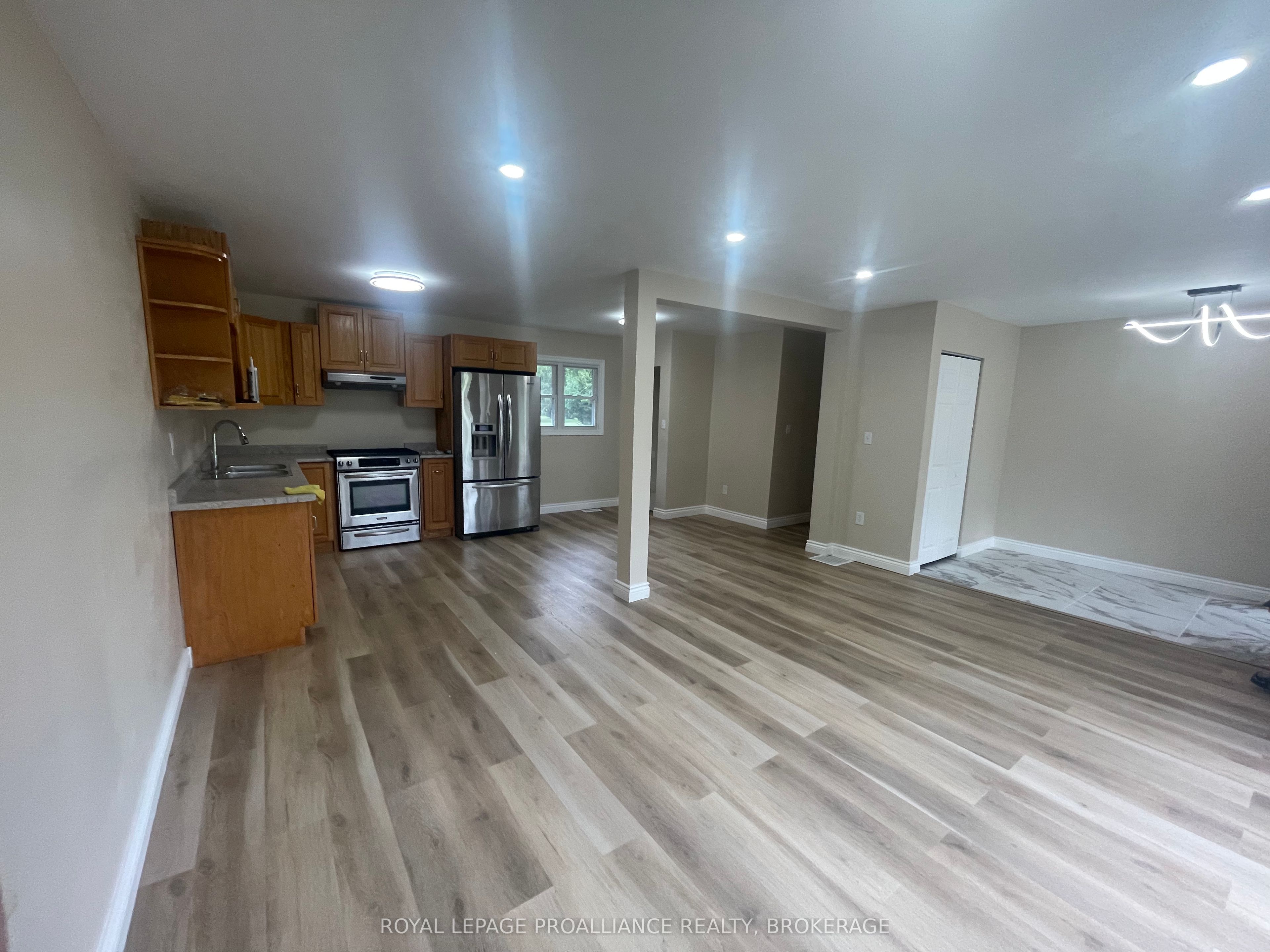 462 Coronation Boulevard, Loyalist 5