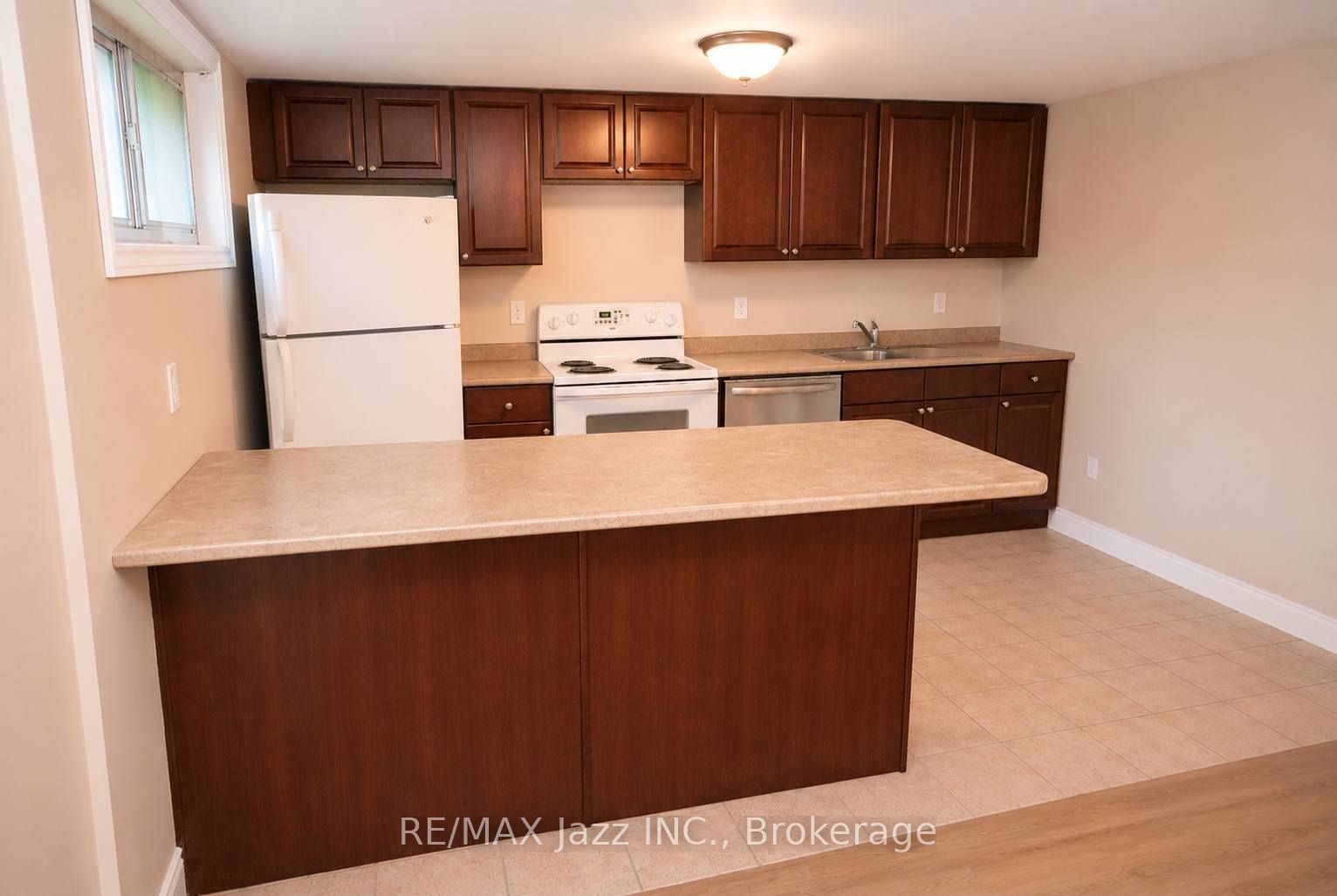 Unit B - 624 Stewart Street, Peterborough 3