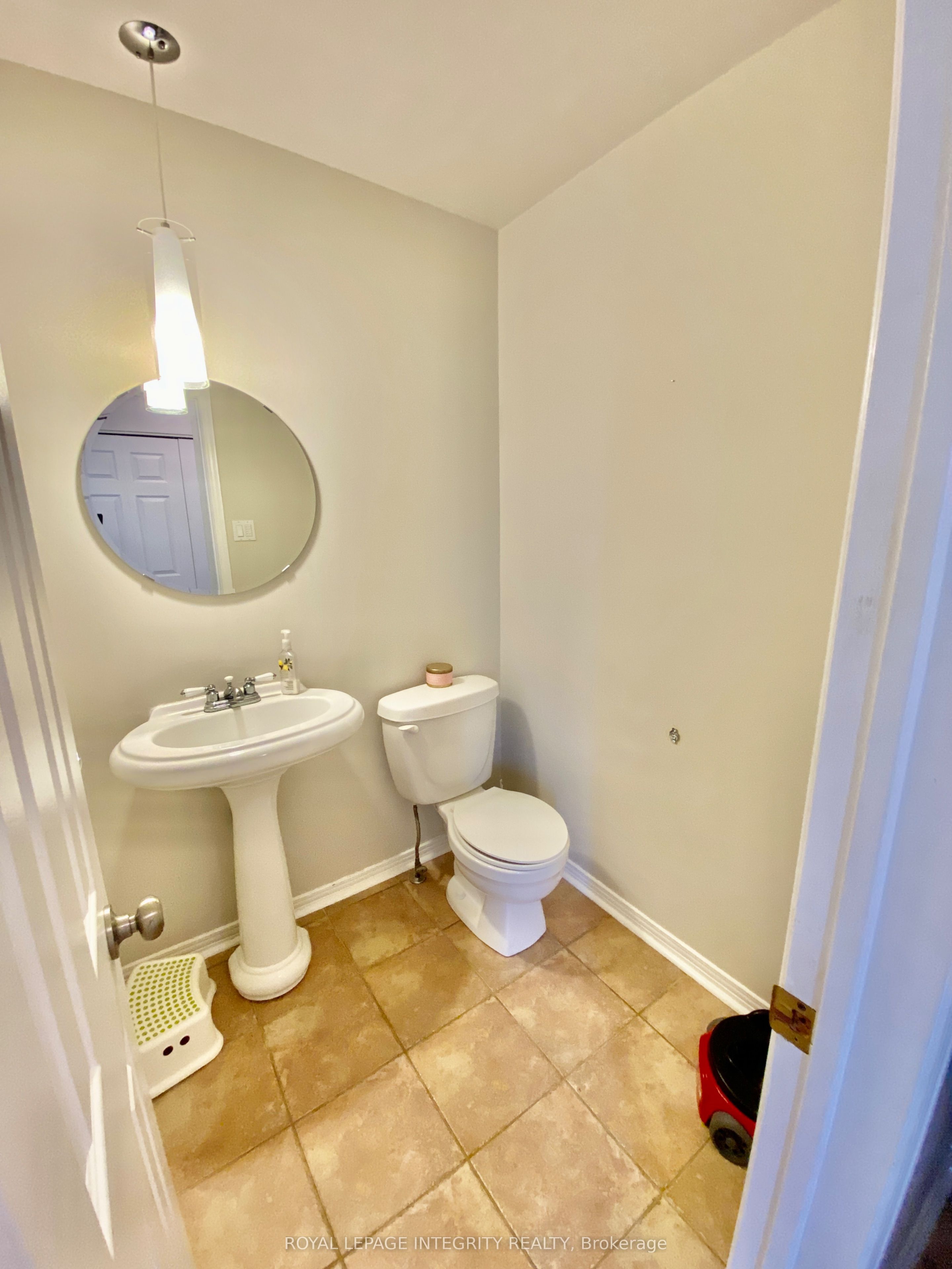 2 Tunbridge Court, Nepean 4