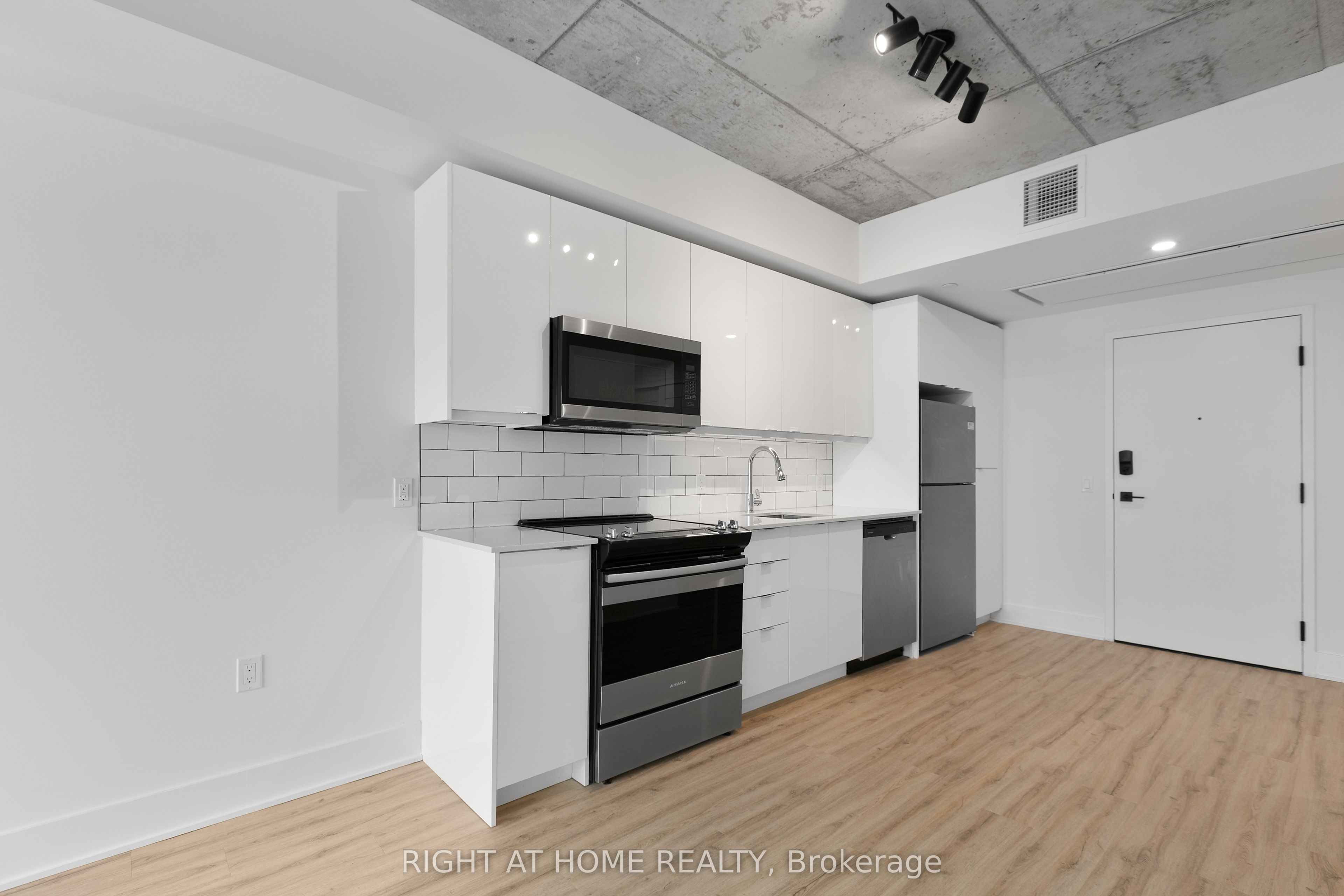 Unit 411 - 377 Winona Avenue, Ottawa 4