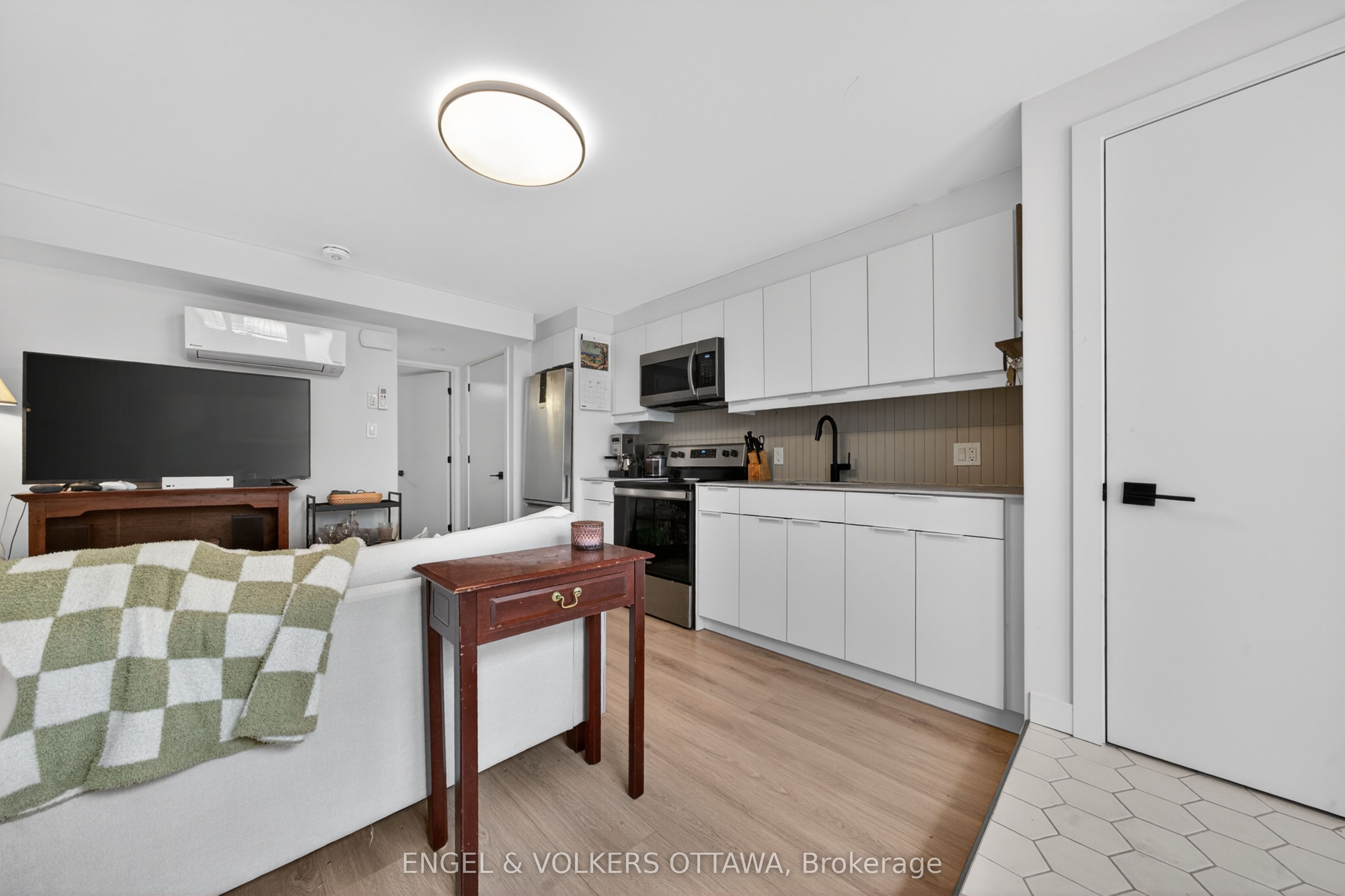 Unit D - 51 Fairmont Avenue, Ottawa 3