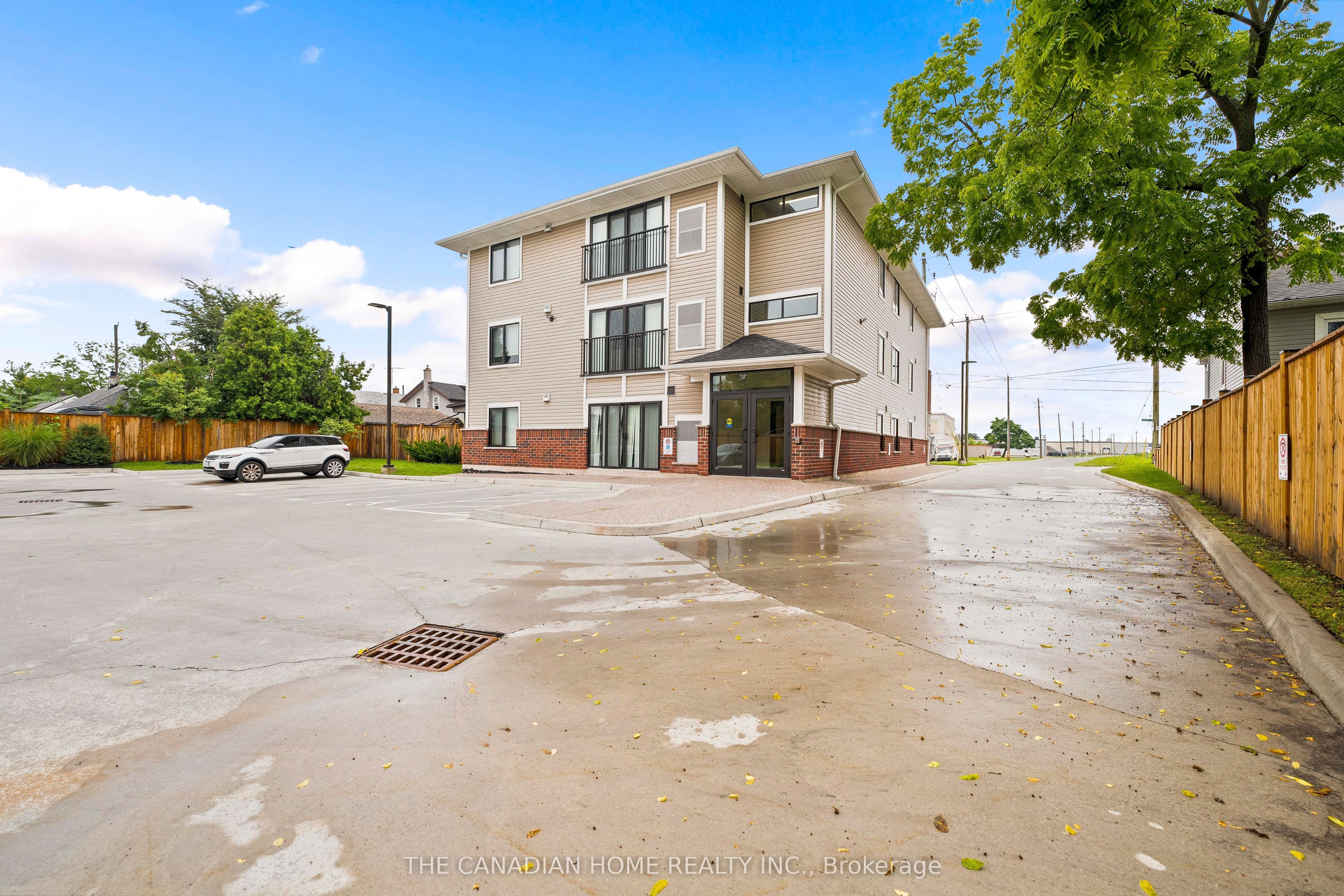 Unit 103 - 63 Vine Street S, St. Catharines 2
