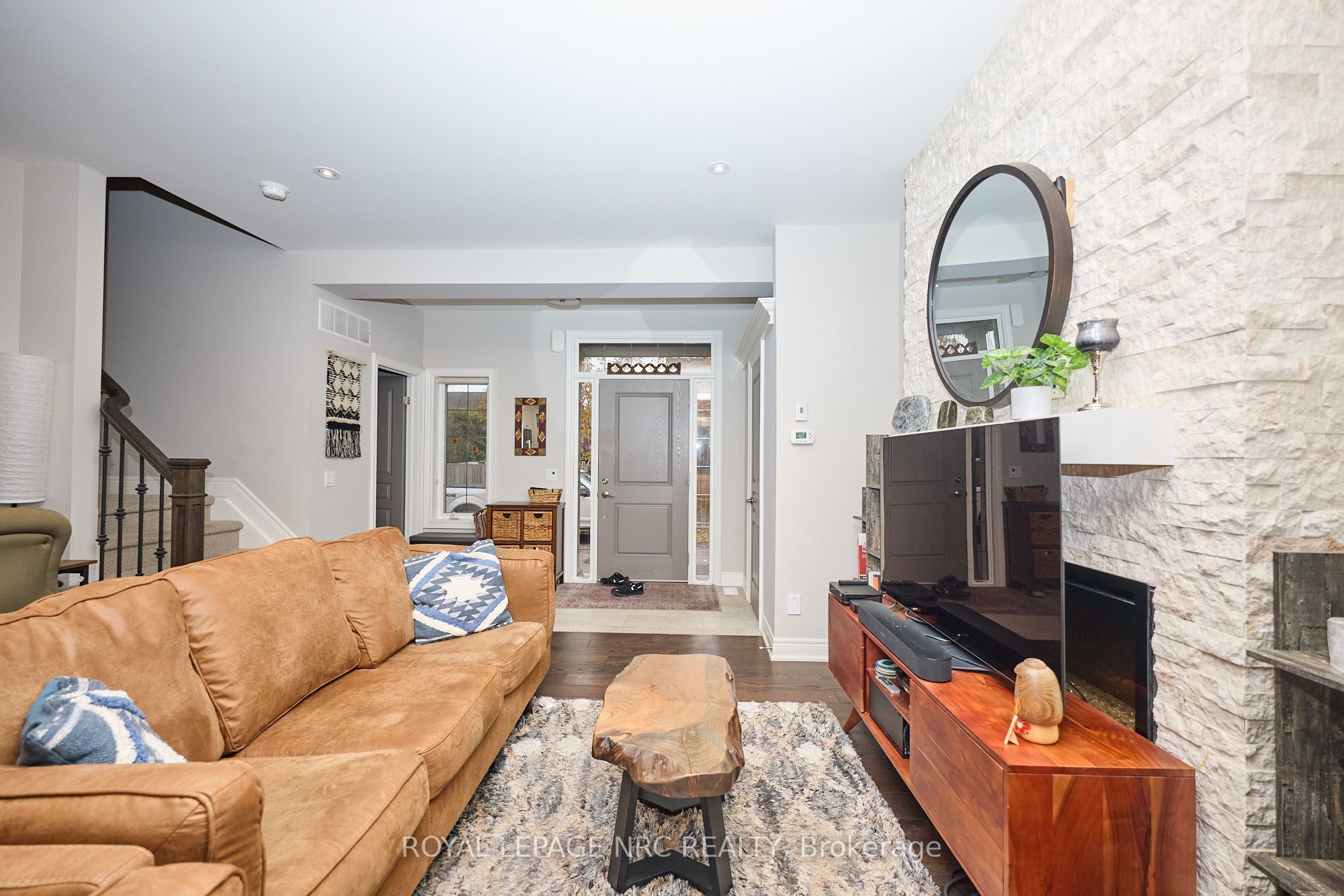 Unit 5 - 608 SIMCOE Street, Niagara-on-the-Lake 3