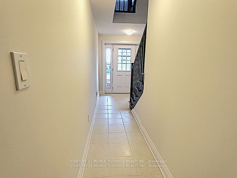 255 Raspberry Place, Waterloo 3